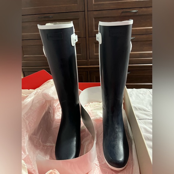 Hunter Original Rain boots / W REF SLIM FIT TALL CONTRAST
NAVY and WHITE(NWI). - Picture 4 of 8